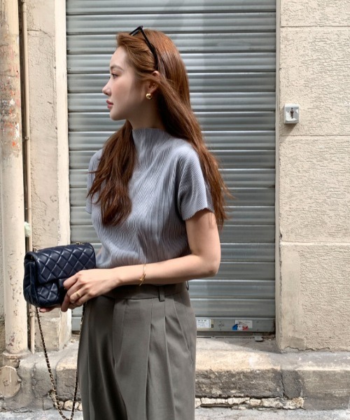 FAVORITO(ファヴォリート)の「ハーフネックトップス(Tシャツ/カットソー・レディース・ブラック/モカ/ピンク/ベージュ/ライトグレー・F)」の13枚目の写真