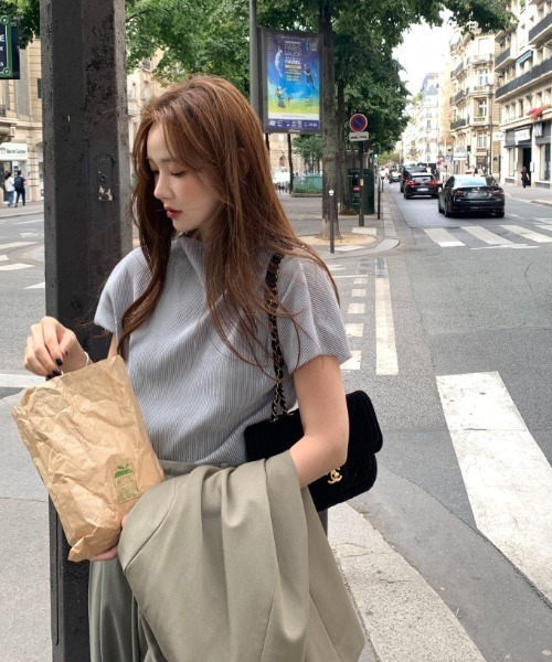 FAVORITO(ファヴォリート)の「ハーフネックトップス(Tシャツ/カットソー・レディース・ブラック/モカ/ピンク/ベージュ/ライトグレー・F)」の14枚目の写真
