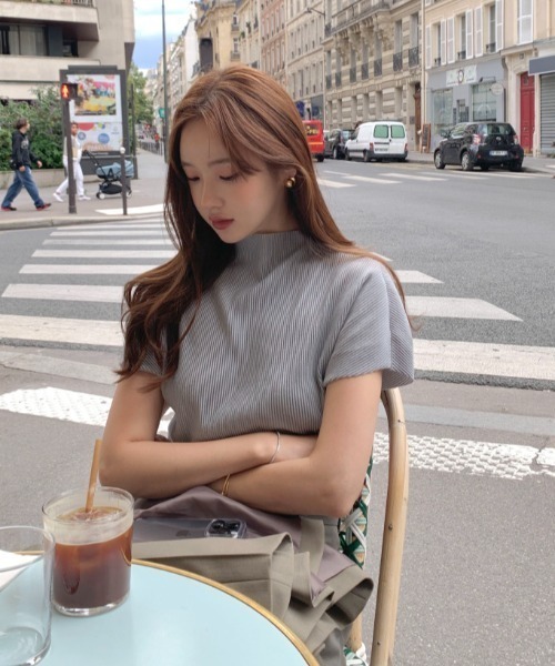 FAVORITO(ファヴォリート)の「ハーフネックトップス(Tシャツ/カットソー・レディース・ブラック/モカ/ピンク/ベージュ/ライトグレー・F)」の18枚目の写真