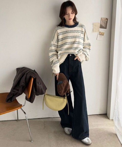 classicalelf(クラシカルエルフ)の「“配色”と“質感”で差をつける。胸刺繍ブークレー素材配色ボーダークルーネックニット(長袖)(ニット/セーター・レディース・グレー/ネイビー/ブラウン/アイボリー・LARGE/MEDIUM/SMALL/X-LARGE)」の21枚目の写真