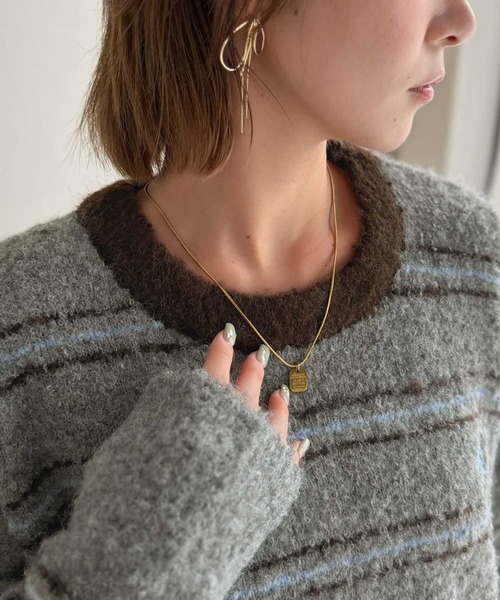 classicalelf(クラシカルエルフ)の「“配色”と“質感”で差をつける。胸刺繍ブークレー素材配色ボーダークルーネックニット(長袖)(ニット/セーター・レディース・グレー/ネイビー/ブラウン/アイボリー・LARGE/MEDIUM/SMALL/X-LARGE)」の14枚目の写真