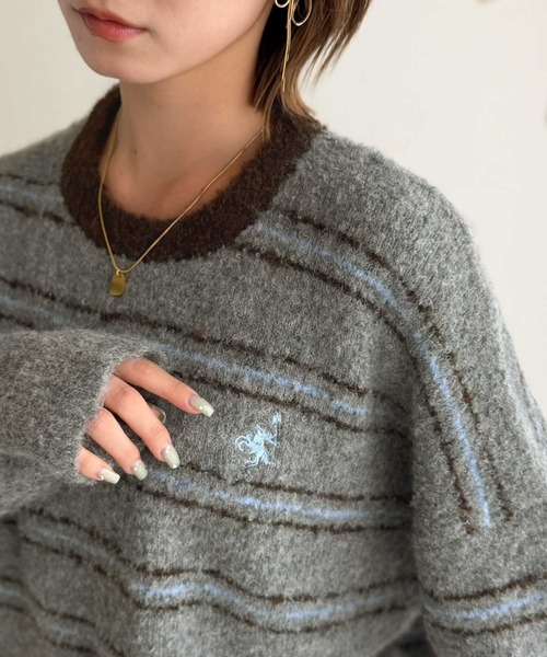 classicalelf(クラシカルエルフ)の「“配色”と“質感”で差をつける。胸刺繍ブークレー素材配色ボーダークルーネックニット(長袖)(ニット/セーター・レディース・グレー/ネイビー/ブラウン/アイボリー・LARGE/MEDIUM/SMALL/X-LARGE)」の15枚目の写真