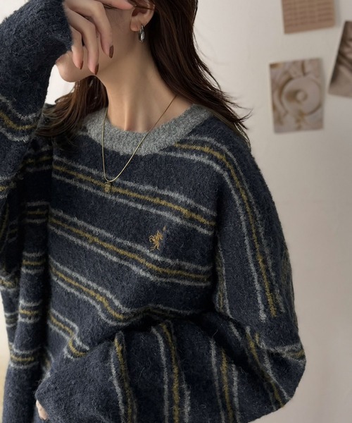 classicalelf(クラシカルエルフ)の「“配色”と“質感”で差をつける。胸刺繍ブークレー素材配色ボーダークルーネックニット(長袖)(ニット/セーター・レディース・グレー/ネイビー/ブラウン/アイボリー・LARGE/MEDIUM/SMALL/X-LARGE)」の10枚目の写真