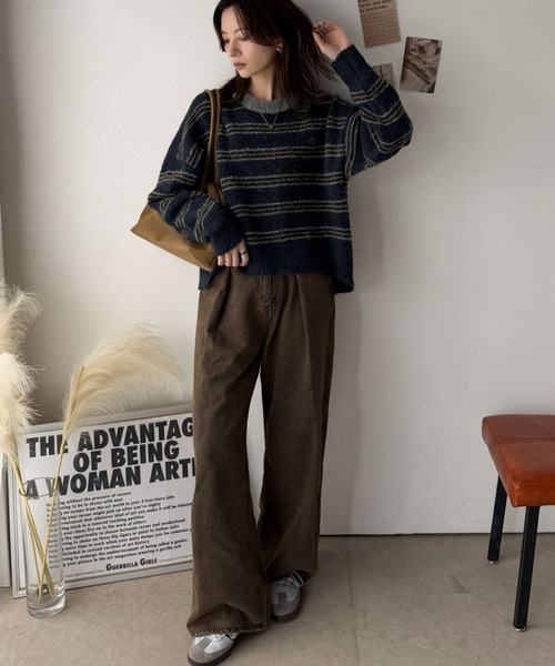 classicalelf(クラシカルエルフ)の「“配色”と“質感”で差をつける。胸刺繍ブークレー素材配色ボーダークルーネックニット(長袖)(ニット/セーター・レディース・グレー/ネイビー/ブラウン/アイボリー・LARGE/MEDIUM/SMALL/X-LARGE)」の13枚目の写真