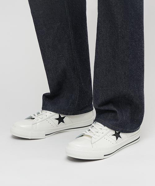 AVIREX(アヴィレックス)の「《CONVERSE》ONE STAR J / ワンスター / コンバース(スニーカー・メンズ・ホワイト/ブラック・9/8.5/8/7.5/9.5)」の2枚目の写真