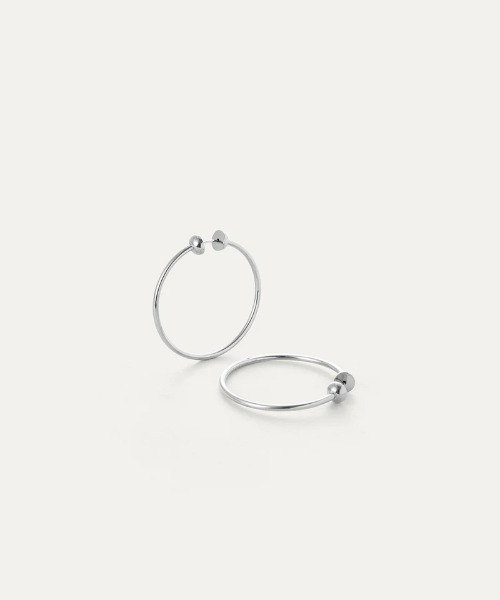 JENNYBIRD(ジェニーバード)の「【JENNY BIRD/ジェニーバード】フープピアス Icon Hoops Small(ピアス(両耳用)・レディース・ゴールド/シルバー・FREE)」の3枚目の写真