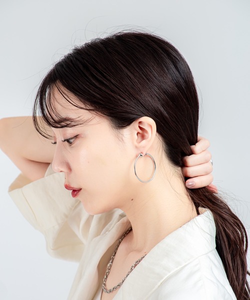 JENNYBIRD(ジェニーバード)の「【JENNY BIRD/ジェニーバード】フープピアス Icon Hoops Small(ピアス(両耳用)・レディース・ゴールド/シルバー・FREE)」の9枚目の写真