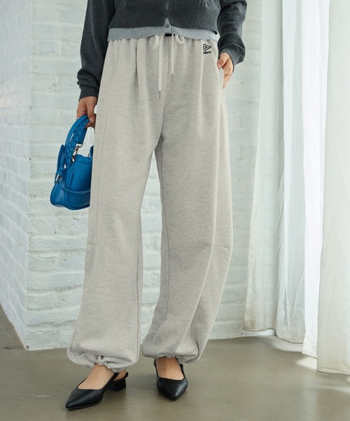 UMBRO(アンブロ)の「【UMBRO/アンブロ】限定 配色ウエスト裏毛素材カーブパンツ(その他パンツ・レディース・杢グレー/ネイビー・M/L/LL)」の7枚目の写真