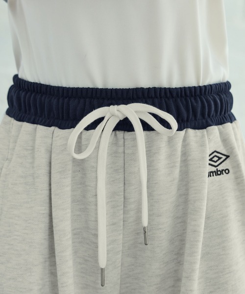 UMBRO(アンブロ)の「【UMBRO/アンブロ】限定 配色ウエスト裏毛素材カーブパンツ(その他パンツ・レディース・杢グレー/ネイビー・M/L/LL)」の12枚目の写真