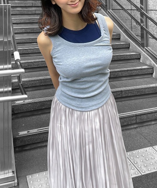 Human 2nd Occasion(ヒューマンセカンドオケージョン)の「カップ付き レイヤード風Uネック タンクトップ(タンクトップ・レディース・グレー/オフホワイト・M)」の3枚目の写真