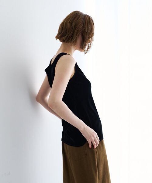 YECCA VECCA（イェッカヴェッカ）の「2wayベロアタンクトップ（タンクトップ・レディース・ブラウン/キャメル/ブラック・FREE）」の20枚目の写真