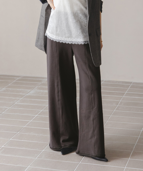 Noble(ノーブル)の「《セットアップ対応》スビンコットンカットオフヘムスウェットパンツ(スウェットパンツ・レディース・アイボリー/チャコールグレー・36/38)」の1枚目の写真