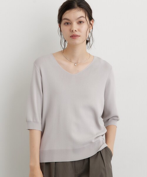 THE SHOP TK (ザ ショップ ティーケー )の「【毛玉になりにくい/UV/秋カラー】すっきりVネック 6分袖ニット(ニット/セーター・レディース・パープル系/ブラック/ライトグレー/グリーン・12/13)」の14枚目の写真