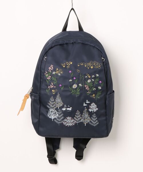 SUPER HAKKA(スーパーハッカ)の「「glanta」花舞う森辺刺繍ラウンドリュック(バックパック/リュック・レディース・ネイビー/ベージュ/ブラック・FREE)」の3枚目の写真