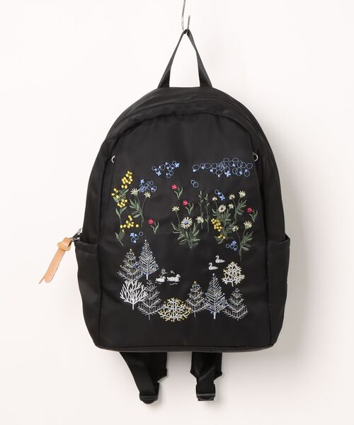 SUPER HAKKA(スーパーハッカ)の「「glanta」花舞う森辺刺繍ラウンドリュック(バックパック/リュック・レディース・ネイビー/ベージュ/ブラック・FREE)」の2枚目の写真