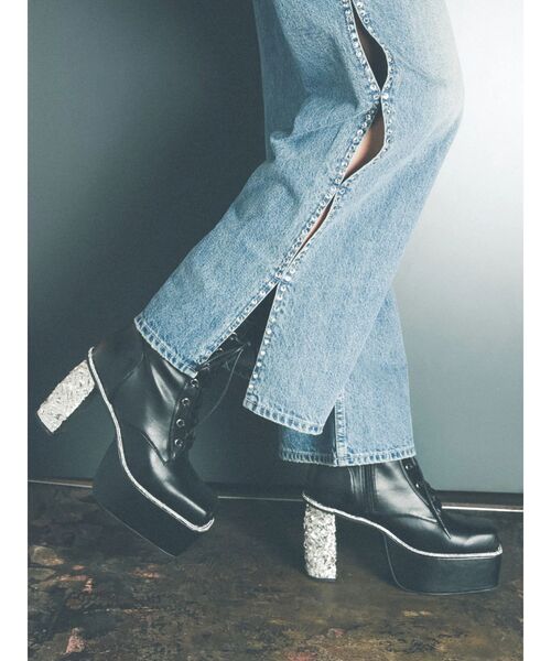 EVRIS(エヴリス)の「【厚底】グリッターレースアップブーツ(ブーツ・レディース・シルバー/ブラック・MEDIUM/LARGE/SMALL)」の8枚目の写真