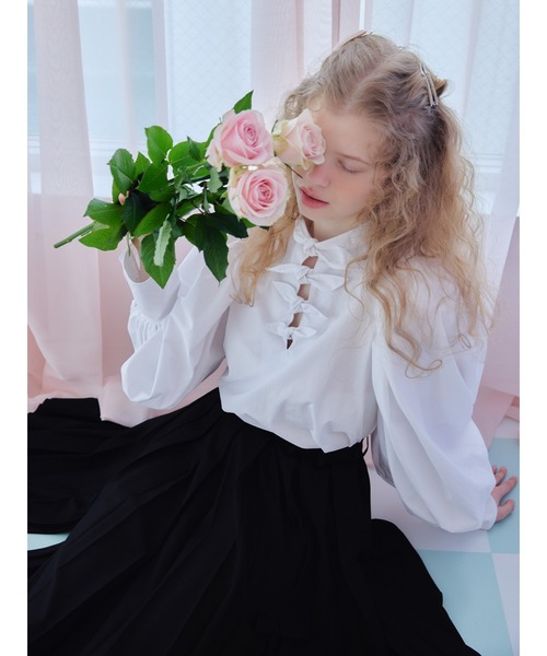 etre loin(エトルワン)の「Many ribbon volume sleeve blouse / メニーリボンボリュームスリーブブラウス(シャツ/ブラウス・レディース・ブルー/ホワイト/ピンク・M)」の2枚目の写真