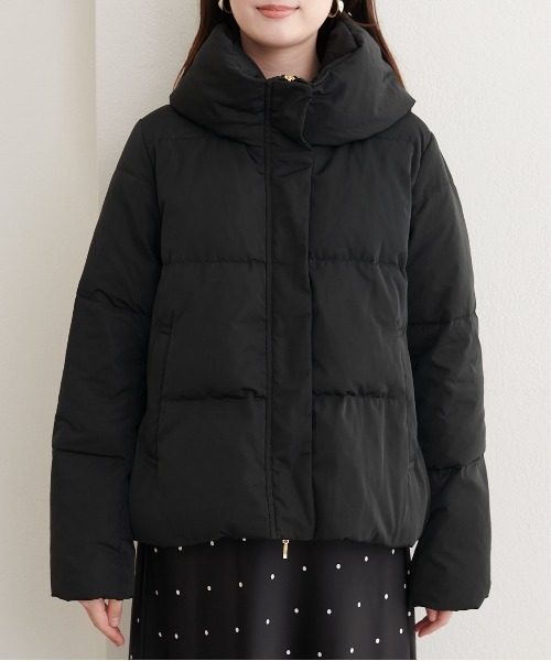 natural couture(ナチュラルクチュール)の「スタンドカラーショートダウン(ダウンジャケット/コート・レディース・グレイッシュベージュ/ブラウン/オフホワイト/ネイビー/ブラック・LARGE/MEDIUM)」の14枚目の写真