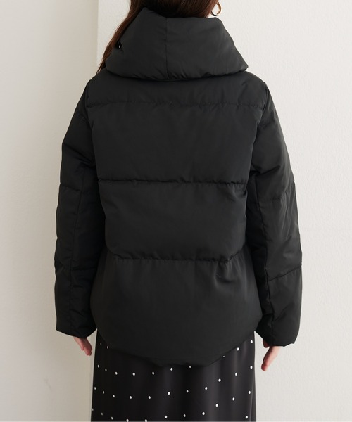natural couture(ナチュラルクチュール)の「スタンドカラーショートダウン(ダウンジャケット/コート・レディース・グレイッシュベージュ/ブラウン/オフホワイト/ネイビー/ブラック・LARGE/MEDIUM)」の16枚目の写真