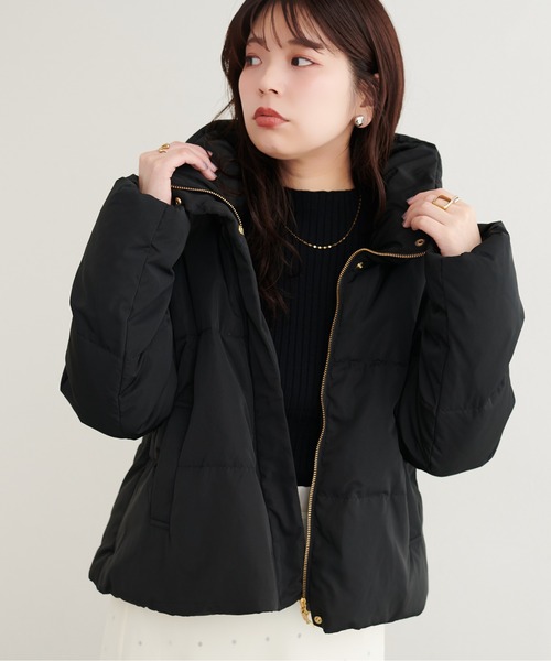 natural couture(ナチュラルクチュール)の「スタンドカラーショートダウン(ダウンジャケット/コート・レディース・グレイッシュベージュ/ブラウン/オフホワイト/ネイビー/ブラック・LARGE/MEDIUM)」の11枚目の写真