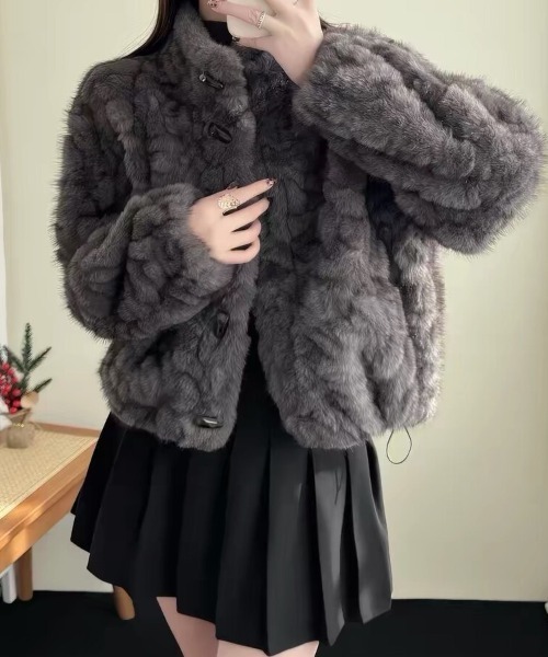 Beststore(ベストストア)の「ふんわり 暖か フェイクファー ショートコート スタンドカラー ジャケット ブルゾン(その他アウター・レディース・モカ/スモークピンク/ライトベージュ/オフホワイト/チャコールグレー・FREE)」の2枚目の写真