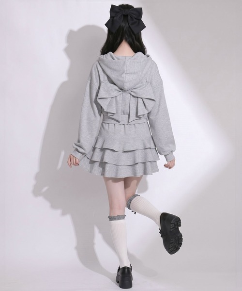 夢展望（ユメテンボウ）の「バックリボンスウェットパーカー＆ティアードミニスカートセットアップ【大きいサイズあり】（セットアップ・レディース・グレー/アイボリー/ブラック・M-L/L～LL/LL～3L）」の6枚目の写真