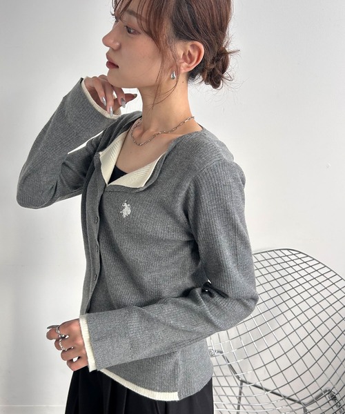U.S. POLO ASSN.（ユーエスポロアッスン）の「【U.S. POLO ASSN./ユーエスポロアッスン】別注 ロゴ刺繍 コントラストカラー レイヤード ニット カーディガン（カーディガン/ボレロ・レディース・グレー/ブラウン/チャコールグレー/ネイビー・FREE）」の7枚目の写真