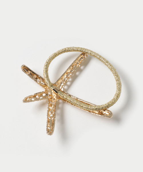 Fun & Daily（ファンアンドデイリー）の「F&D : ヒトデモチーフ・へアゴム（ヘアゴム・レディース・ゴールド/シルバー・FREE）」の3枚目の写真