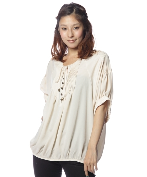 Tiara（ティアラ）の「ラグランピンタックブラウス（シャツ/ブラウス・レディース・アイボリー/ライトブラウン/モカ/ブルー・ﾌﾘ-）」の2枚目の写真