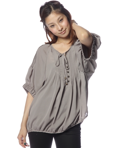 Tiara（ティアラ）の「ラグランピンタックブラウス（シャツ/ブラウス・レディース・アイボリー/ライトブラウン/モカ/ブルー・ﾌﾘ-）」の3枚目の写真