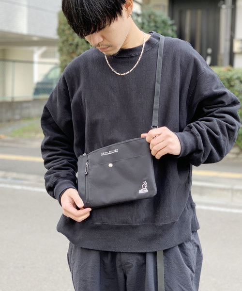 KANGOL（カンゴール）の「【KANGOL/ カンゴール】KANGOL サコッシュ（ショルダーバッグ・レディース・オリーブ/ブラック/グレー/チャコール・FREE）」の3枚目の写真