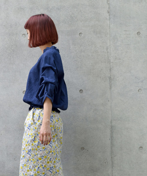 w closet(ダブルクローゼット)の「Vネック袖タックブラウス(シャツ/ブラウス・レディース・ベージュ/ネイビー/ピンク・FREE)」の10枚目の写真