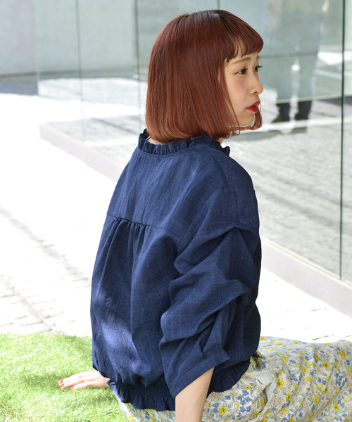 w closet(ダブルクローゼット)の「Vネック袖タックブラウス(シャツ/ブラウス・レディース・ベージュ/ネイビー/ピンク・FREE)」の7枚目の写真