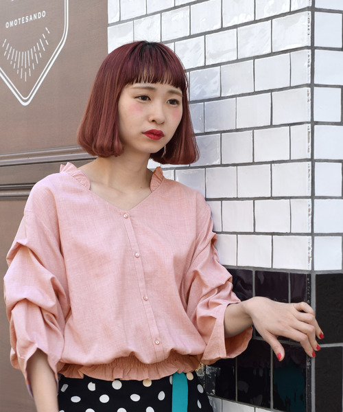 w closet(ダブルクローゼット)の「Vネック袖タックブラウス(シャツ/ブラウス・レディース・ベージュ/ネイビー/ピンク・FREE)」の12枚目の写真