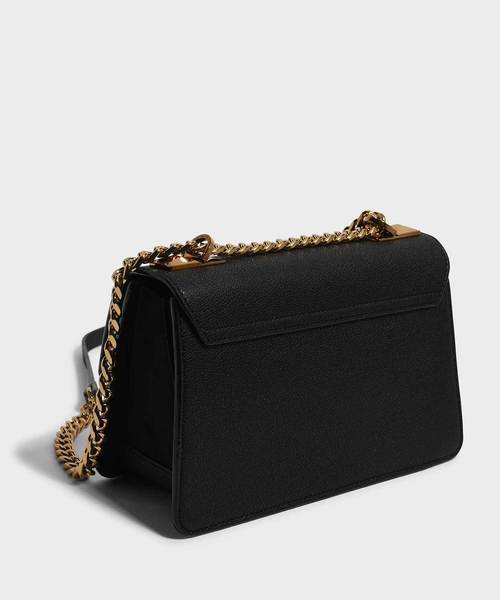 CHARLES & KEITH(チャールズ & キース)の「クラシックフロントフラップクロスボディバッグ / CLASSIC FRONT FLAP CROSSBODY BAG(ショルダーバッグ・レディース・ブラック/ライトピンク/レンガ・S)」の6枚目の写真