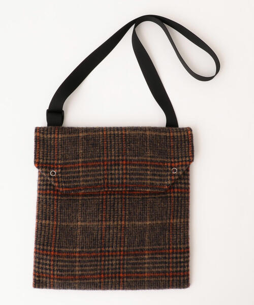 BEAUTY&YOUTH UNITED ARROWS（ビューティーアンドユースユナイテッドアローズ）の「BY チェック ショルダーバッグ ◆（ショルダーバッグ・メンズ・ブラック/ダークブラウン/ブラウン・FREE）」の2枚目の写真