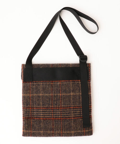 BEAUTY&YOUTH UNITED ARROWS（ビューティーアンドユースユナイテッドアローズ）の「BY チェック ショルダーバッグ ◆（ショルダーバッグ・メンズ・ブラック/ダークブラウン/ブラウン・FREE）」の13枚目の写真