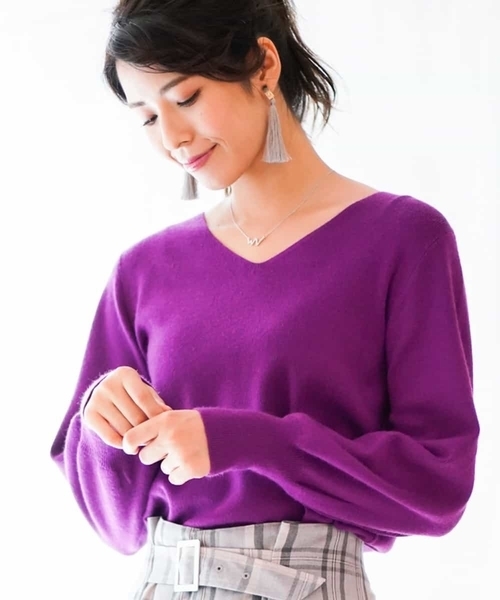 a.v.v（アーヴェヴェ）の「パフスリーブニット[WEB限定サイズ]（ニット/セーター・レディース・ブラック/グレー/パープル/イエロー/ライトピンク/レッド/ピンク/アイボリー/ライトグリーン・40/38/34/36/42）」の5枚目の写真