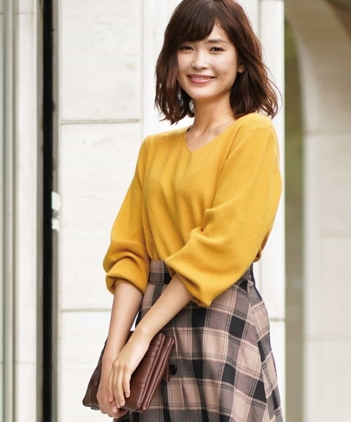 a.v.v（アーヴェヴェ）の「パフスリーブニット[WEB限定サイズ]（ニット/セーター・レディース・ブラック/グレー/パープル/イエロー/ライトピンク/レッド/ピンク/アイボリー/ライトグリーン・40/38/34/36/42）」の6枚目の写真