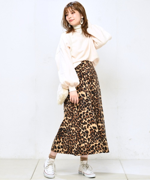 natural couture(ナチュラルクチュール)の「裏起毛キーネックプルオーバー(スウェット・レディース・アイボリー/ブラック/パープル/ピンクベージュ/ボルドー・FREE)」の6枚目の写真