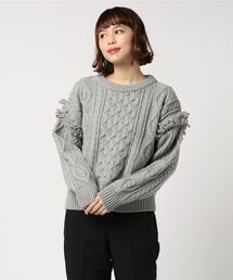 ケーブル編みフリンジニット