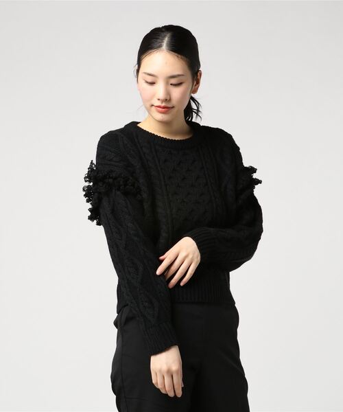 STYLEBLOCK（スタイルブロック）の「ケーブル編みフリンジニット（ニット/セーター・レディース・ホワイト/ベージュ/グレー/イエロー/ブラック・M）」の2枚目の写真