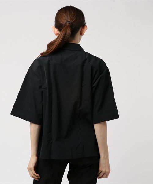 ARCHIVER(アーカイバ)の「【Ir】ナイロンストレッチ5分袖コーチジャケット(トレンチコート・レディース・ブラック/ベージュ/ネイビー/カーキ・MEDIUM/LARGE/X-LARGE)」の6枚目の写真