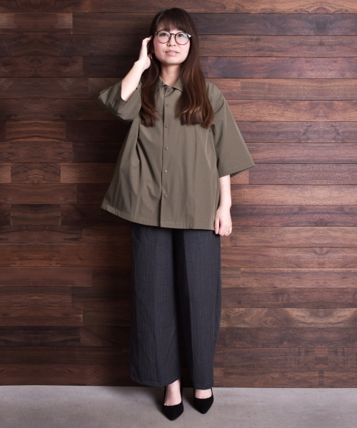 ARCHIVER(アーカイバ)の「【Ir】ナイロンストレッチ5分袖コーチジャケット(トレンチコート・レディース・ブラック/ベージュ/ネイビー/カーキ・MEDIUM/LARGE/X-LARGE)」の19枚目の写真