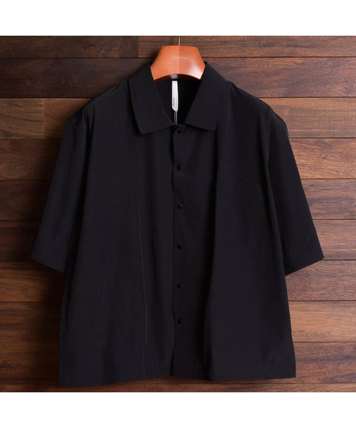 ARCHIVER(アーカイバ)の「【Ir】ナイロンストレッチ5分袖コーチジャケット(トレンチコート・レディース・ブラック/ベージュ/ネイビー/カーキ・MEDIUM/LARGE/X-LARGE)」の15枚目の写真