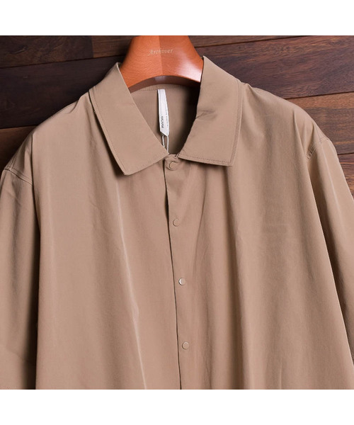 ARCHIVER(アーカイバ)の「【Ir】ナイロンストレッチ5分袖コーチジャケット(トレンチコート・レディース・ブラック/ベージュ/ネイビー/カーキ・MEDIUM/LARGE/X-LARGE)」の14枚目の写真