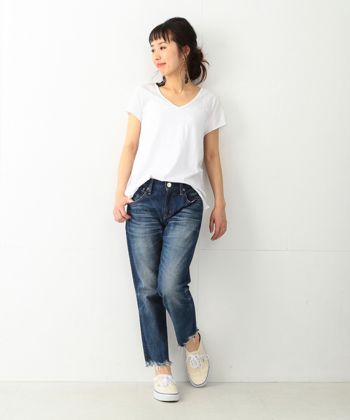 Ray BEAMS(レイビームス)の「Ray BEAMS LOS ANGELES / スクープネック Tシャツ(Tシャツ/カットソー・レディース・ホワイト/チャコールグレー/ブラック/ピンク/サックスブルー/ブルー系その他/オリーブ・1/2)」の11枚目の写真