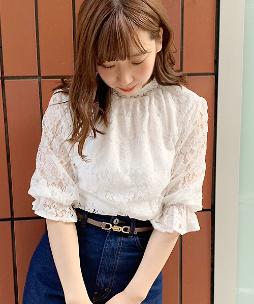 apres jour(アプレジュール)の「レースハイネックトップス【ZOZOTOWN限定アイテム】(シャツ/ブラウス・レディース・ブラック/ベージュ/オフホワイト/モカ・フリー)」の2枚目の写真