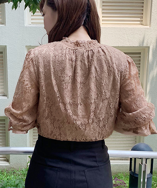apres jour(アプレジュール)の「レースハイネックトップス【ZOZOTOWN限定アイテム】(シャツ/ブラウス・レディース・ブラック/ベージュ/オフホワイト/モカ・フリー)」の7枚目の写真
