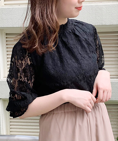 apres jour(アプレジュール)の「レースハイネックトップス【ZOZOTOWN限定アイテム】(シャツ/ブラウス・レディース・ブラック/ベージュ/オフホワイト/モカ・フリー)」の8枚目の写真